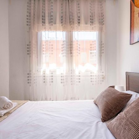 5 Min To The Sea And 15 Min To Barcelona Center Apartment Sant Adria de Besos Luaran gambar
